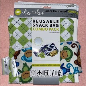 Itzy Ritzy Green and White Snack Bag Set